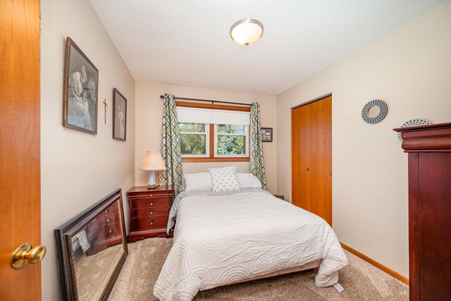 24417 E Cedar Lake Drive, New Prague, MN 56071