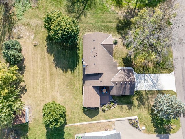 24417 E Cedar Lake Drive, New Prague, MN 56071