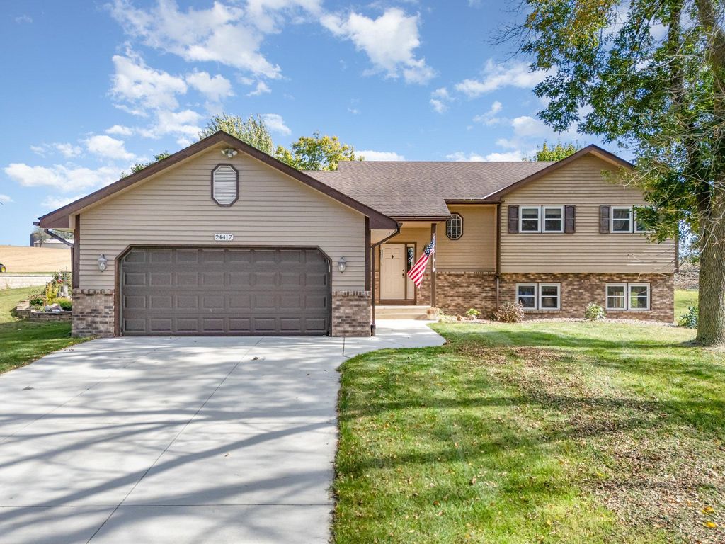 24417 E Cedar Lake Drive, New Prague, MN 56071
