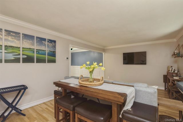 16 Wren Drive, Hauppauge, NY 11788