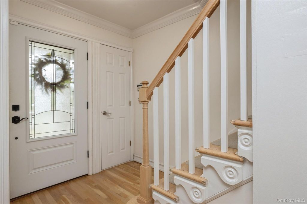 16 Wren Drive, Hauppauge, NY 11788 — photo 3