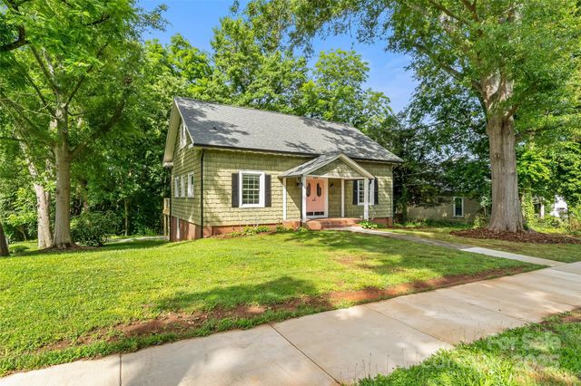 302 White Street, Morganton, NC 28655