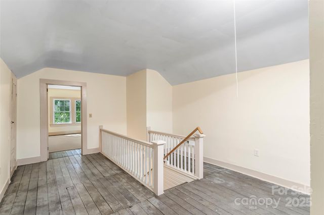 302 White Street, Morganton, NC 28655