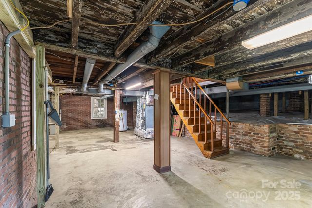 302 White Street, Morganton, NC 28655
