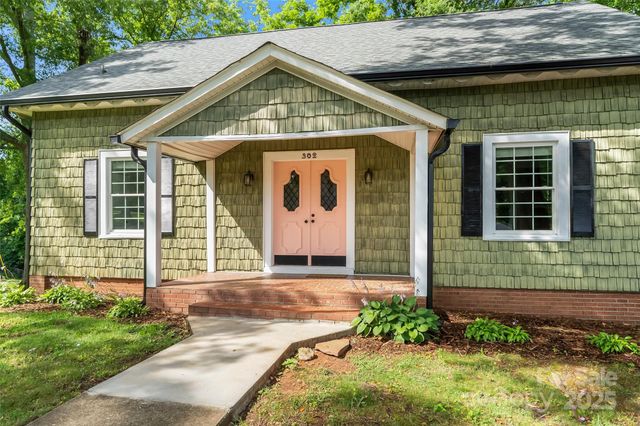 302 White Street, Morganton, NC 28655