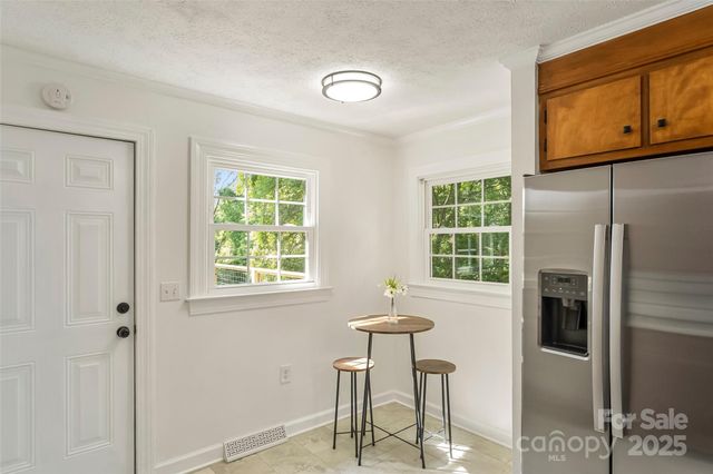 302 White Street, Morganton, NC 28655