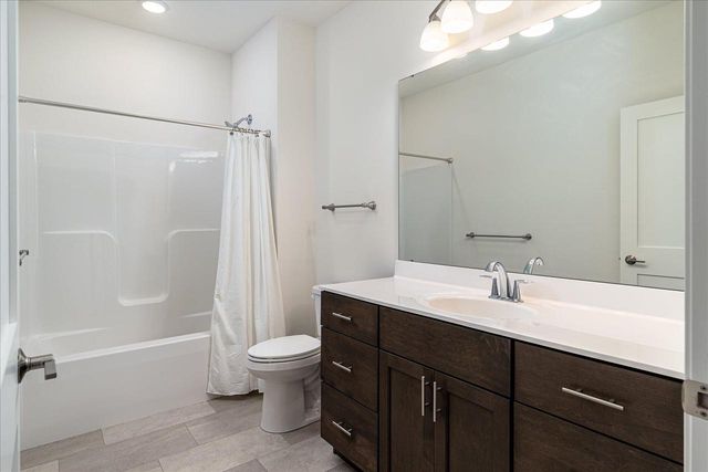 3120 Christenson LANE, Onalaska, WI 54650