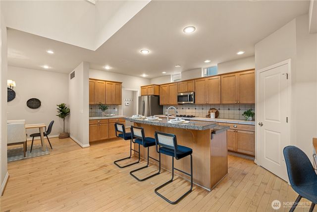 2127 NW Far Country Lane, Issaquah, WA 98027