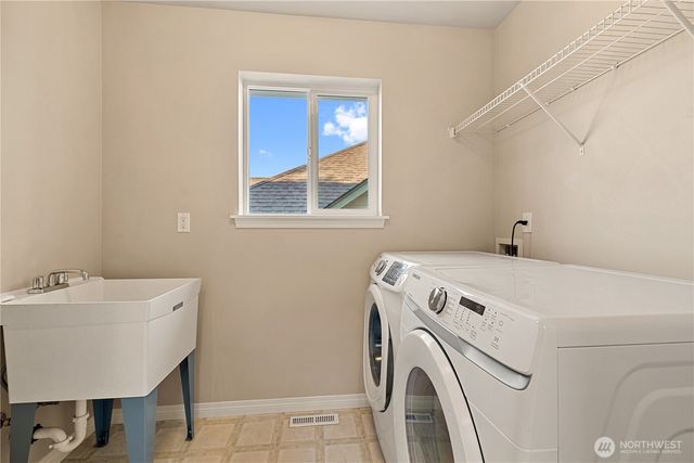 2127 NW Far Country Lane, Issaquah, WA 98027