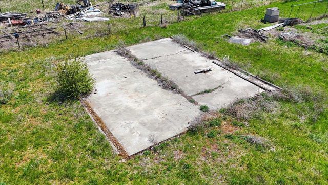 37122 N SPOTTED Rd, Deer Park, WA 99006