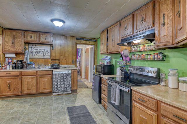 37122 N SPOTTED Rd, Deer Park, WA 99006