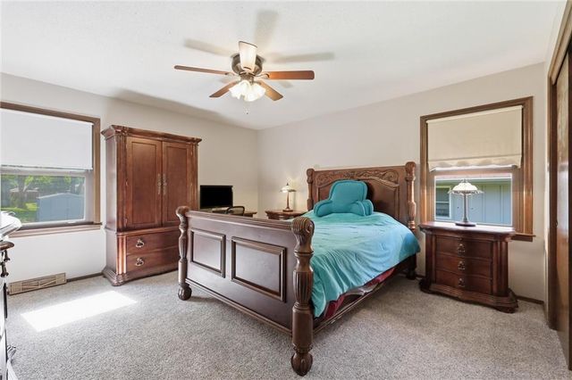 16512 Spring Valley Road, Belton, MO 64012