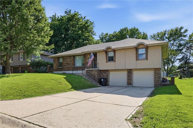 16512 Spring Valley Road, Belton, MO 64012
