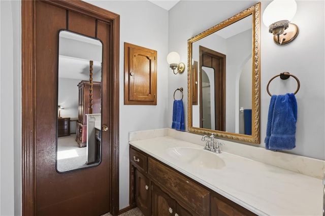 16512 Spring Valley Road, Belton, MO 64012