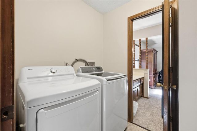 16512 Spring Valley Road, Belton, MO 64012