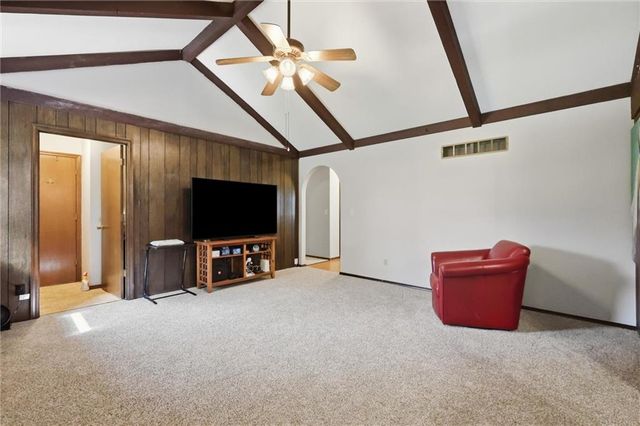 16512 Spring Valley Road, Belton, MO 64012