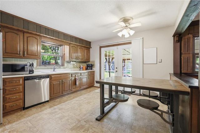 16512 Spring Valley Road, Belton, MO 64012
