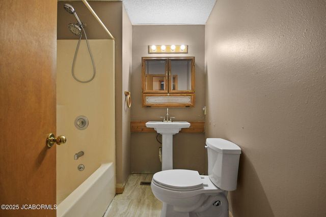 11922 OAK RIDGE LANE, Holts Summit, MO 65043