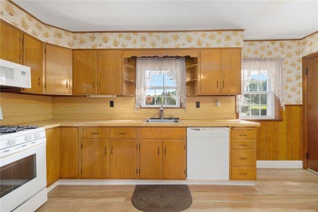 463 Power Road, Pawtucket, RI 02860