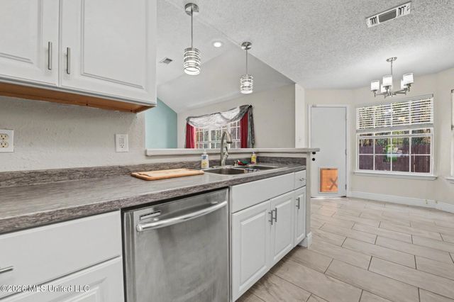 6911 Pinehurst Drive, Ocean Springs, MS 39564