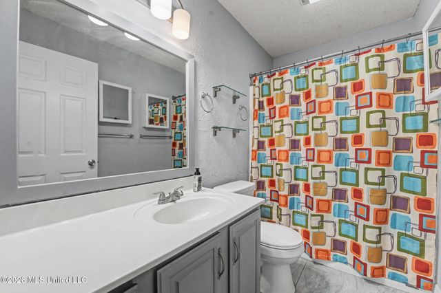 6911 Pinehurst Drive, Ocean Springs, MS 39564