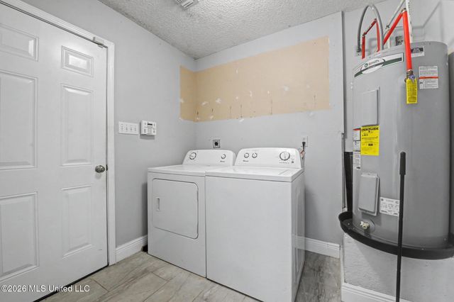 6911 Pinehurst Drive, Ocean Springs, MS 39564