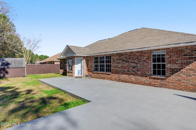 6911 Pinehurst Drive, Ocean Springs, MS 39564