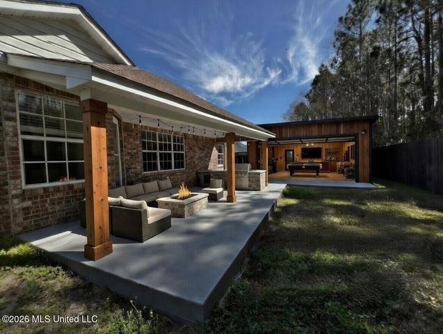 6911 Pinehurst Drive, Ocean Springs, MS 39564