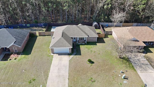 6911 Pinehurst Drive, Ocean Springs, MS 39564