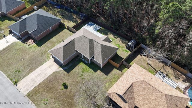 6911 Pinehurst Drive, Ocean Springs, MS 39564