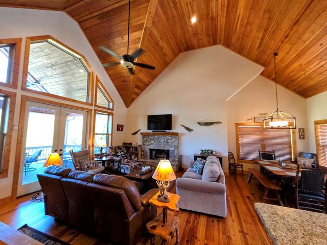182 Loop Lane, Blairsville, GA 30512