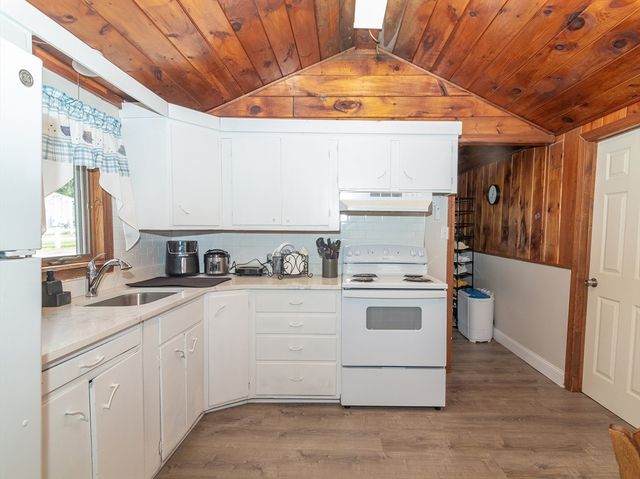 23 Canna Dr, Shrewsbury, MA 01545