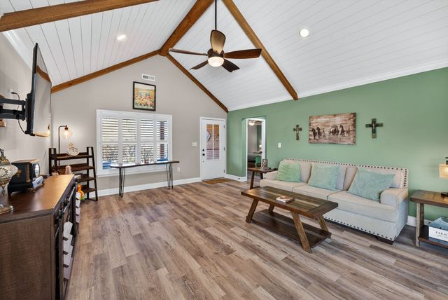 6318 Campbellsville Pike, Culleoka, TN 38451