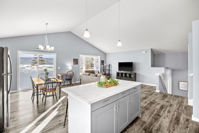 1910 Buffalo Run Road, Buffalo, MN 55313