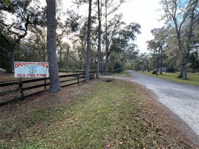24392 LANARK ROAD, Brooksville, FL 34601