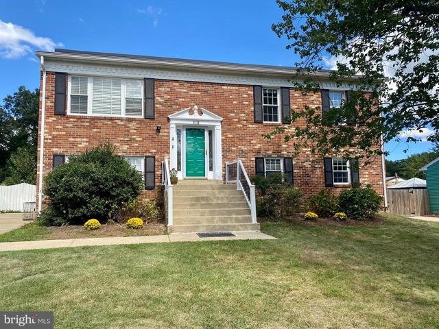 8136 COMET DR, Fort Washington, MD 20744