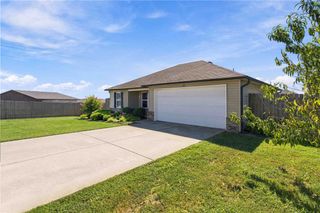 701 NW 68th Avenue, Bentonville, AR 72713