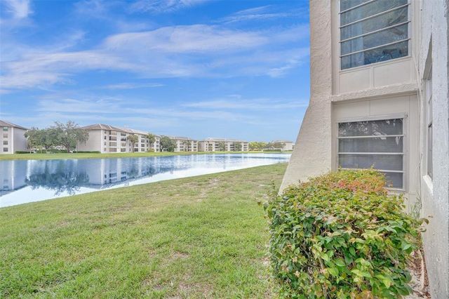 9440 Poinciana Place 101, Davie, FL 33324