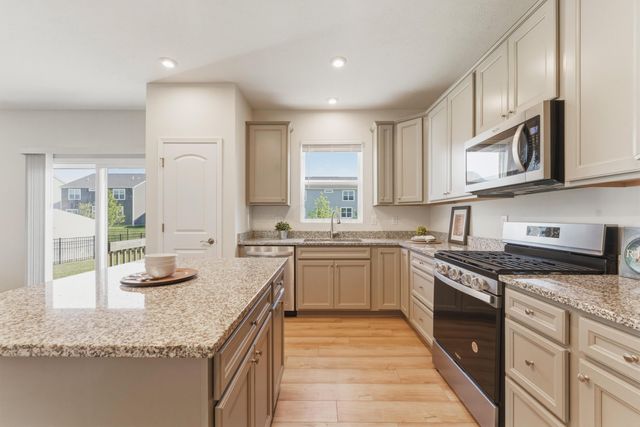 1319 Theodore Drive, Lockbourne, OH 43137