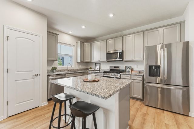 1319 Theodore Drive, Lockbourne, OH 43137