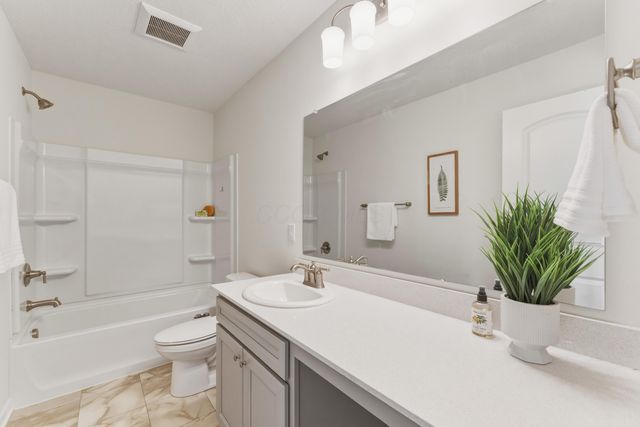 1319 Theodore Drive, Lockbourne, OH 43137