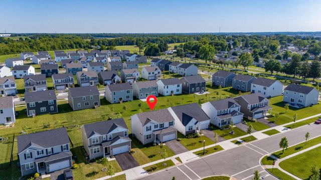 1319 Theodore Drive, Lockbourne, OH 43137