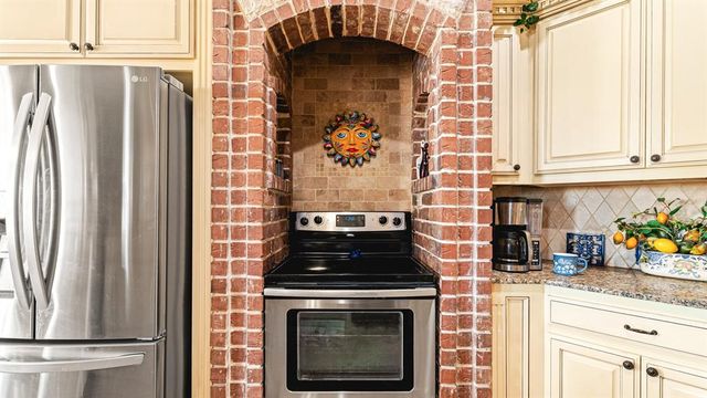 2100 Hackberry Creek Avenue, Yukon, OK 73099