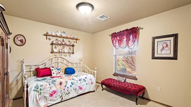 2100 Hackberry Creek Avenue, Yukon, OK 73099