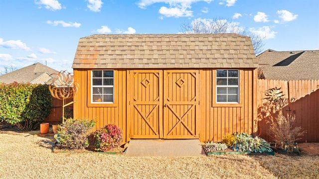 2100 Hackberry Creek Avenue, Yukon, OK 73099