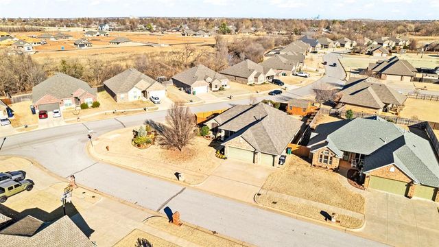 2100 Hackberry Creek Avenue, Yukon, OK 73099