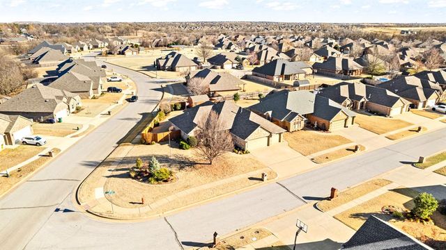 2100 Hackberry Creek Avenue, Yukon, OK 73099