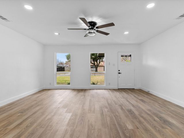 3104 Binyon Street, Fort Worth, TX 76133