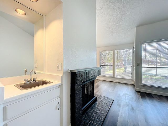 639 SAINT JOHNS COURT 639, Winter Park, FL 32792