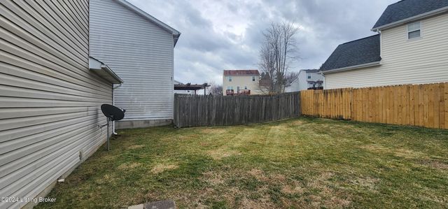 4112 Mimosa View Dr, Louisville, KY 40299